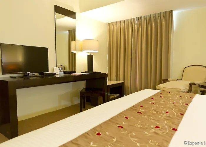 Waterfront & Casino 4*