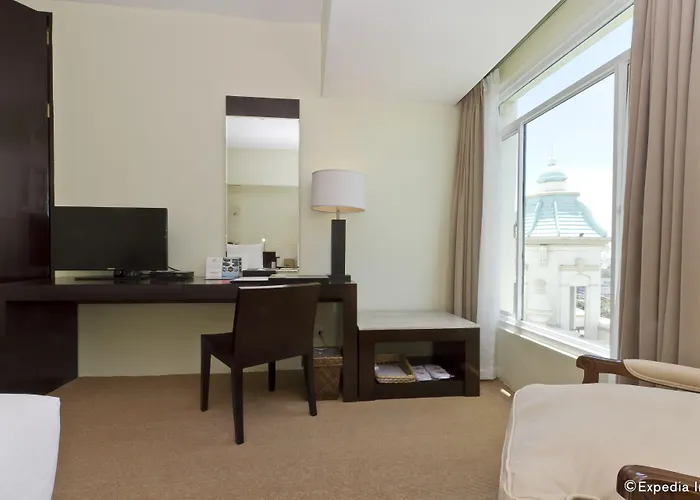 Waterfront & Casino Hotel 4*